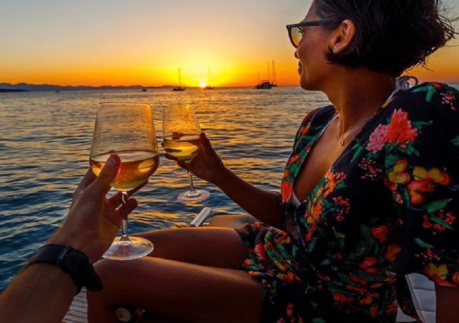 aperitf_boat_sunset_positano